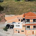 شقة Arachova's Experience M2 *
