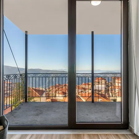 Arachova's Experience M2 *